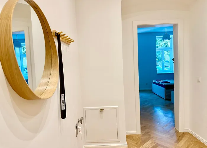 Modern Renovated Near Center شقة