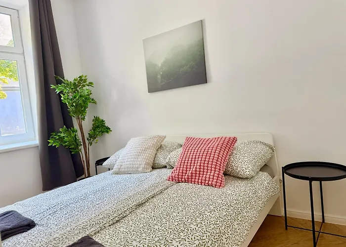 شقة Modern Renovated Near Center